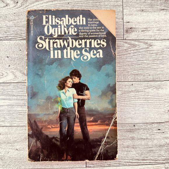 Strawberries In The Sea - Elisabeth Ogilvie 1977 Vtg Avon 1st Print Paperback PB - Picture 12 of 13